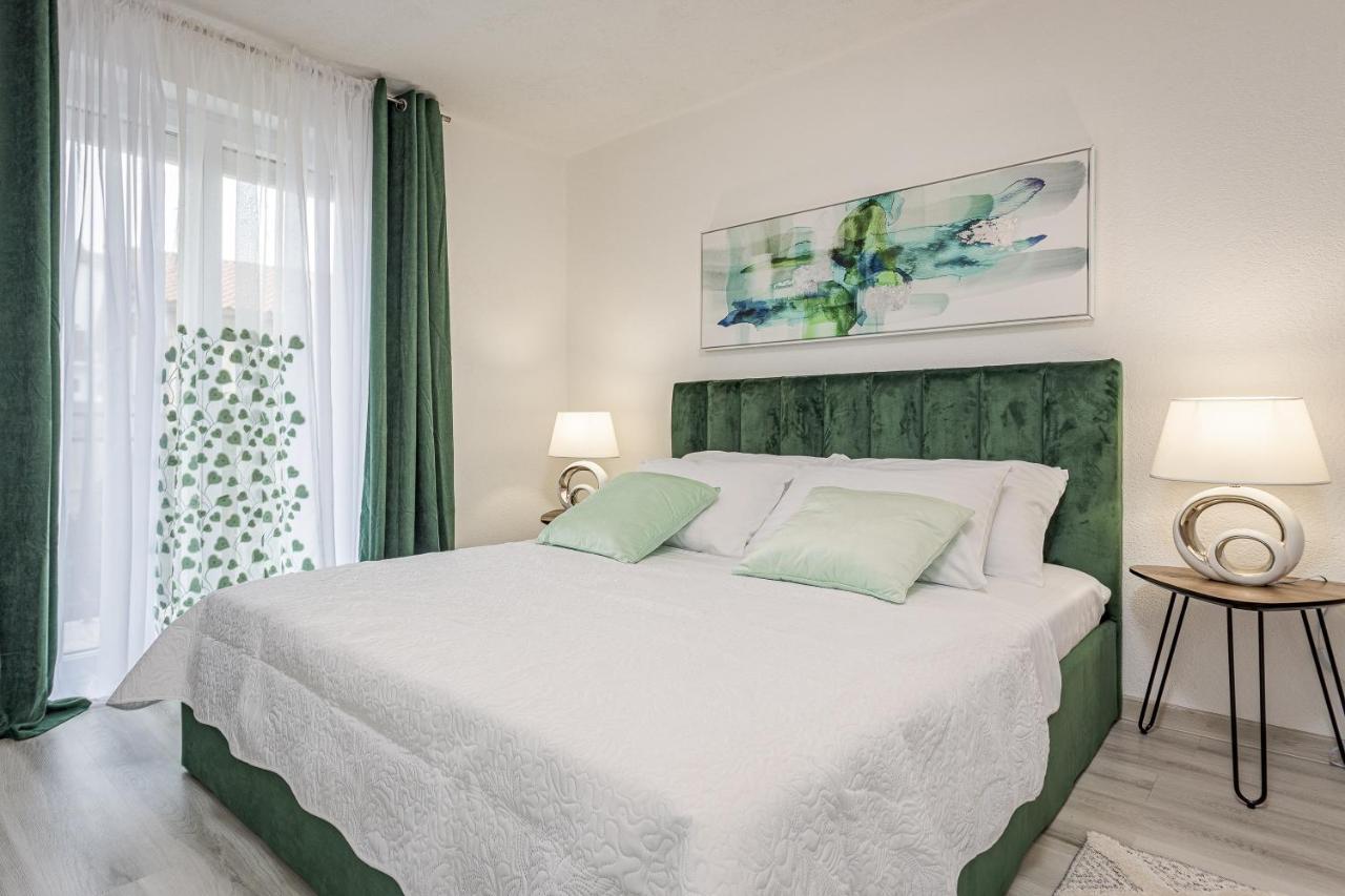 Luxury Apartments Gina Rovinj Exterior photo