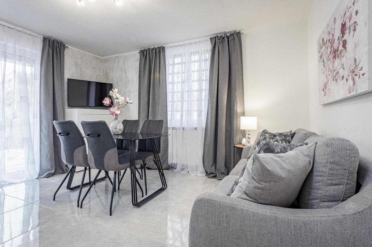 Luxury Apartments Gina Rovinj Exterior photo