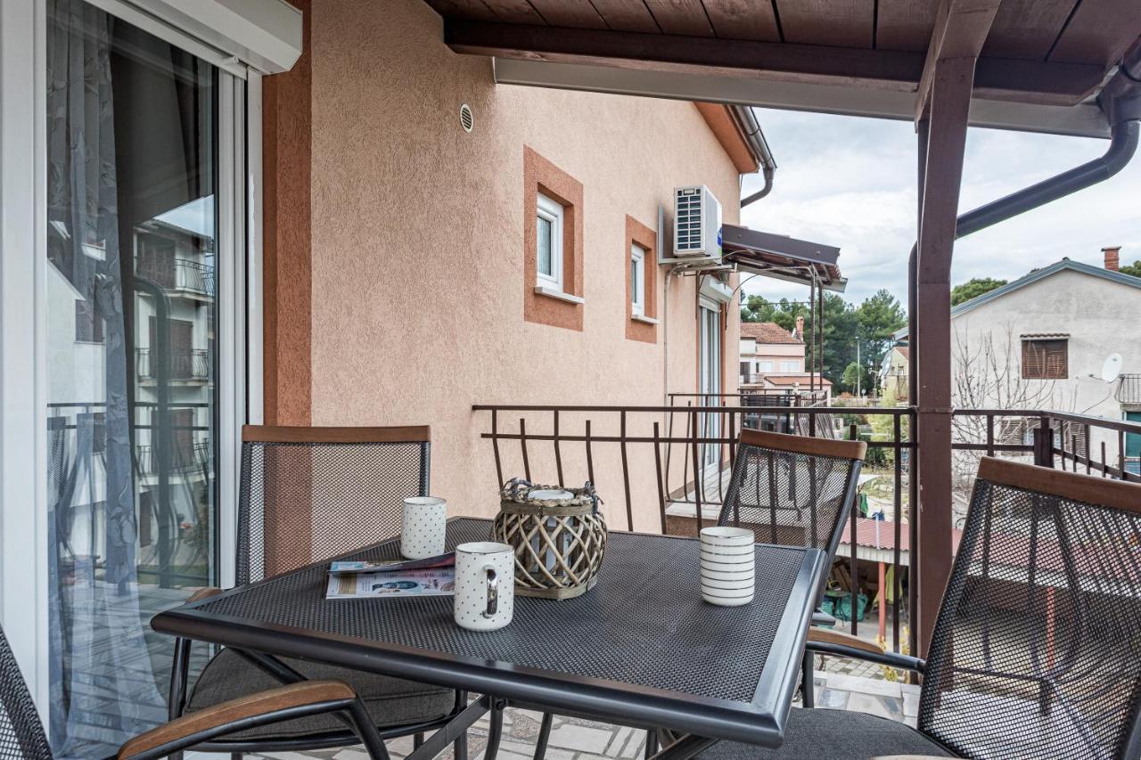 Luxury Apartments Gina Rovinj Exterior photo